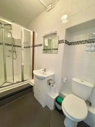Tek Büyük Yataklı Oda, Banyolu/Duşlu (Room 02)