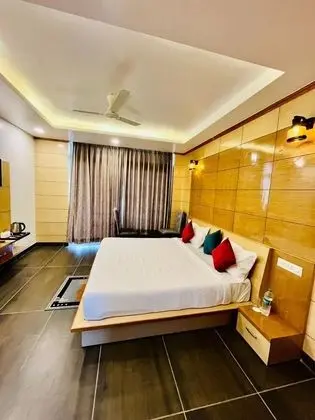 Luxury Oda