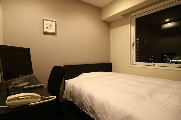 Tek Kişilik Oda, Sigara İçilebilir