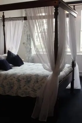 Deluxe Tek Büyük veya İki Ayrı Yataklı Oda, Banyolu/Duşlu, Avlu Manzaralı (Old Stables)