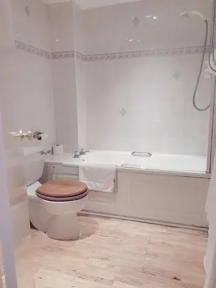 Deluxe Tek Büyük veya İki Ayrı Yataklı Oda, Banyolu/Duşlu, Avlu Manzaralı (Old Stables)