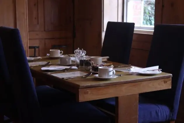 Deluxe Tek Büyük veya İki Ayrı Yataklı Oda, Banyolu/Duşlu, Avlu Manzaralı (Old Stables)