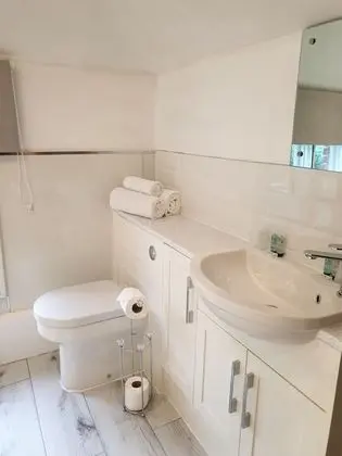 Deluxe Tek Büyük Yataklı Oda, Banyolu/Duşlu, Avlu Manzaralı (Old Stables/Main House)