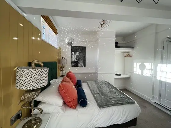 Deluxe Tek Büyük Yataklı Oda, Banyolu/Duşlu