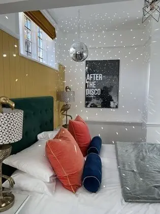 Deluxe Tek Büyük Yataklı Oda, Banyolu/Duşlu