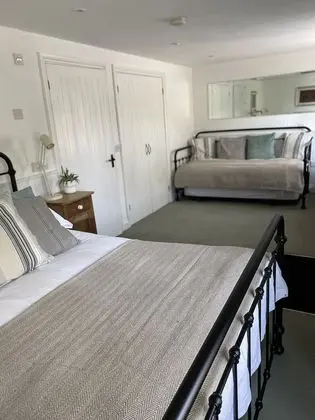 Dört Kişilik Oda, Bahçe Manzaralı