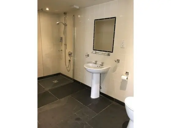 Dört Kişilik Oda, Bahçe Manzaralı