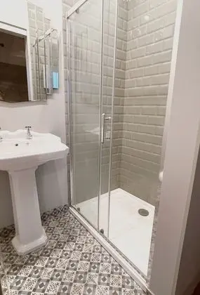 Deluxe Tek Büyük Yataklı Oda, Banyolu/Duşlu, Bahçe Manzaralı