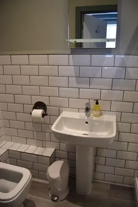Tek Büyük Yataklı Oda, Banyolu/Duşlu