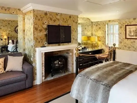Tek Büyük Yataklı Oda, Banyolu/Duşlu, Bahçe Manzaralı (The Burghley)