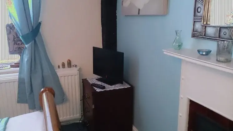 Traditional Tek Büyük Yataklı Oda