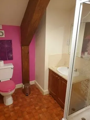İki Ayrı Yataklı Oda, Banyolu/Duşlu