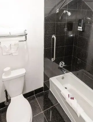 Standard Oda, 2 Büyük (Queen) Boy Yatak, Sigara İçilebilir, Buzdolabı ve Mikrodalga