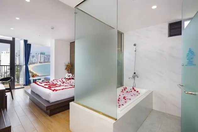 Senior Oda, Balkon, Deniz Manzaralı