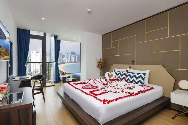 Senior Oda, Balkon, Deniz Manzaralı