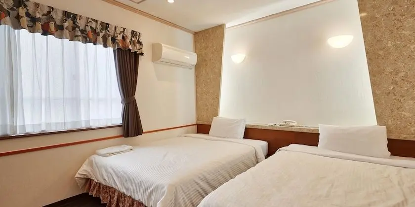 İki Ayrı Yataklı Oda, 2 Çift Kişilik Yatak, Sigara İçilmez