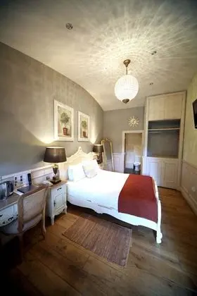 Standard Tek Büyük Yataklı Oda, Engellilere Uygun, Bahçe Manzaralı (Disabled Access)