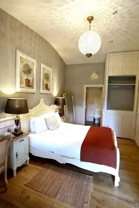 Superior Tek Büyük Yataklı Oda, Banyolu/Duşlu, Bahçe Manzaralı