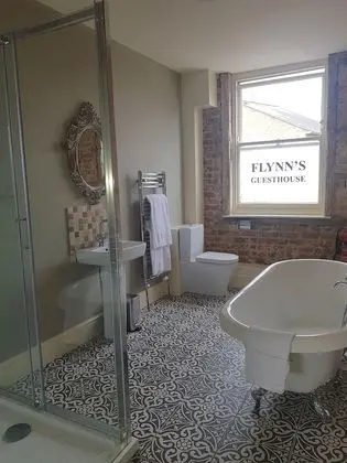 Tek Büyük veya İki Ayrı Yataklı Oda, Küvet (Room 3)