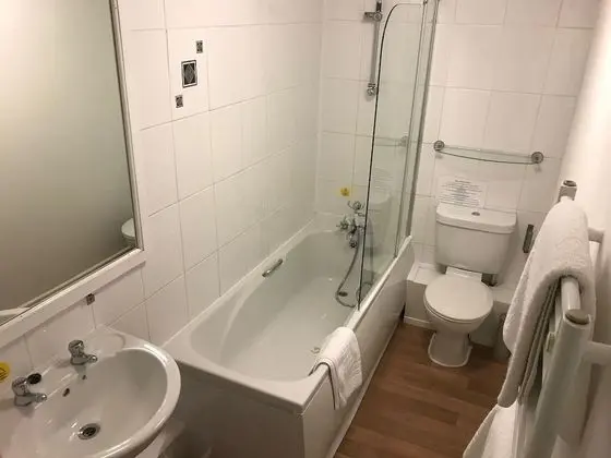 Basic Oda, Ortak Banyo