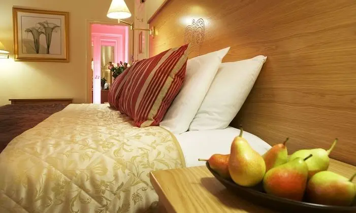 Comfort Tek Büyük Yataklı Oda