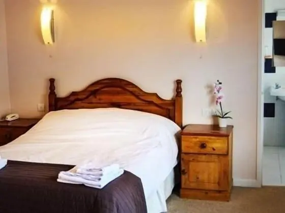 Tek Büyük Yataklı Oda, Banyolu/Duşlu