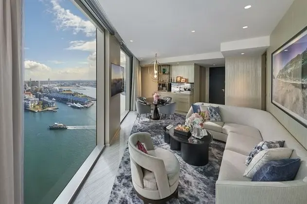 Executive Harbour Bridge Suite