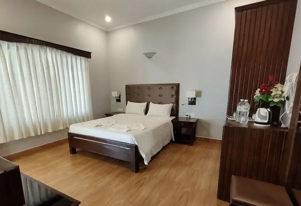 Deluxe Dört Kişilik Oda, 1 Yatak Odası, Balkon, Bahçe Manzaralı