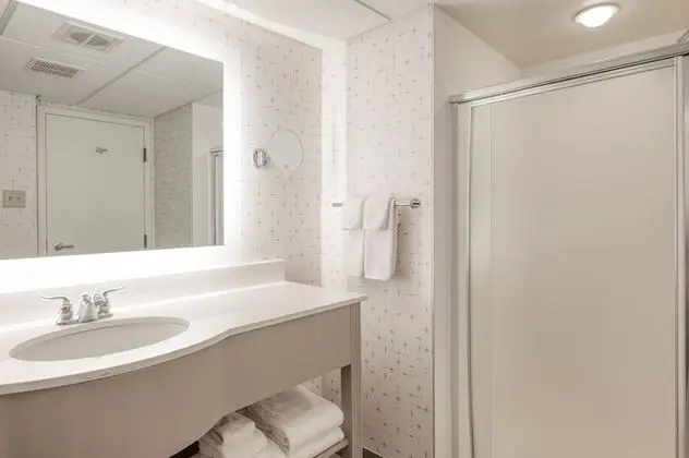 Standard Oda, 1 En Büyük (King) Boy Yatak (Bath Shower Combination)