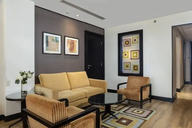 Standard Oda, 1 En Büyük (King) Boy Yatak, Sigara İçilebilir (Lounge Access)