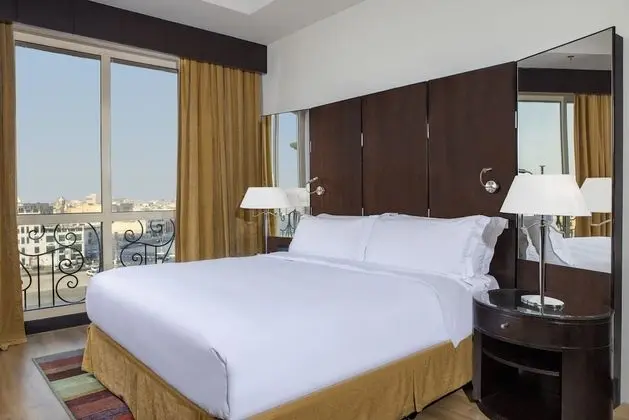 Standard Oda, 1 En Büyük (King) Boy Yatak, Sigara İçilebilir (Lounge Access)