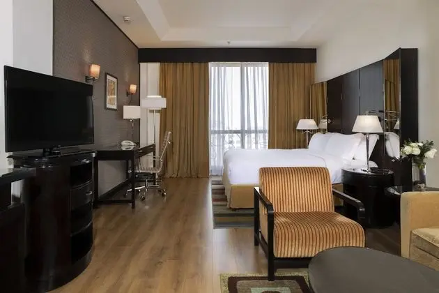 Standard Oda, 1 En Büyük (King) Boy Yatak, Sigara İçilebilir (Lounge Access)