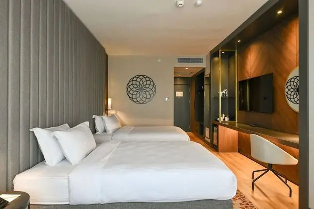 Premium Room, 2 Queen Beds, Non Smoking, Business Lounge Access