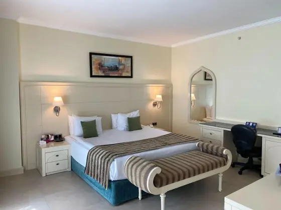 Junior Suite Custom Direkt Deniz Manzaralı Oda