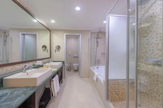 Junior Suite Custom Direkt Deniz Manzaralı Oda