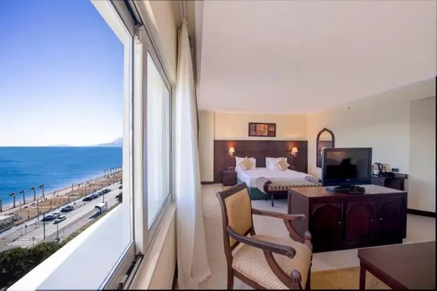 Junior Suite Custom Direkt Deniz Manzaralı Oda