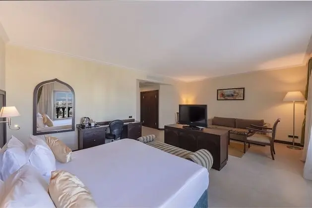 Junior Suite Custom Direkt Deniz Manzaralı Oda