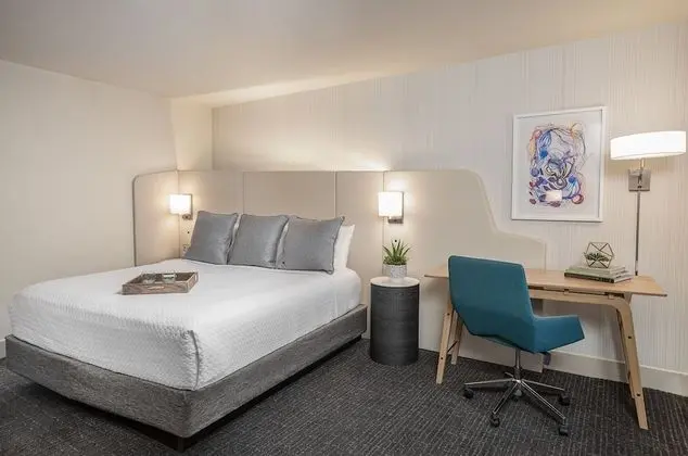 Premium Oda, 1 En Büyük (King) Boy Yatak (Worklife High Floor)