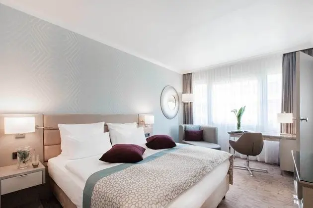 Standard Oda, 1 En Büyük (King) Boy Yatak, Şehir Manzaralı (High Floor)