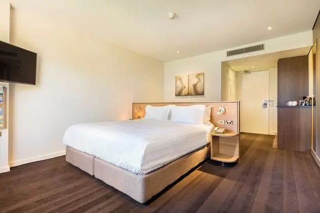 Premium Oda, 1 En Büyük (King) Boy Yatak, Park Manzaralı (Glebe Park View)