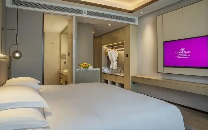 Standard Oda, 1 En Büyük (King) Boy Yatak (High Floor Lounge Access)