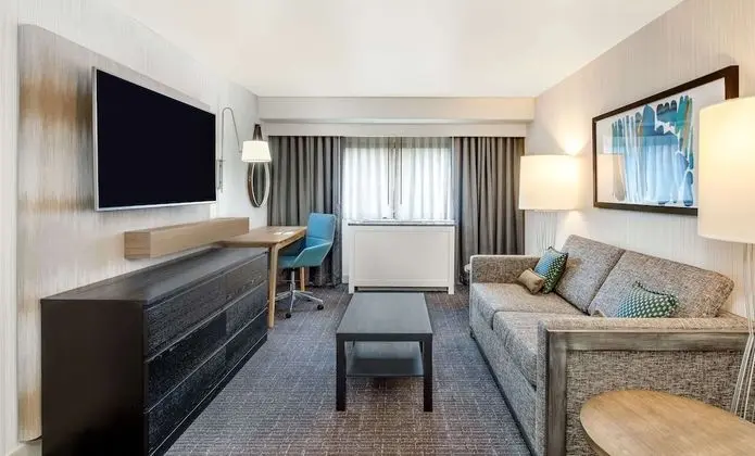 Süit, 1 En Büyük (King) Boy Yatak, Engellilere Uygun (Mobility Roll in Shower One Bedroom)