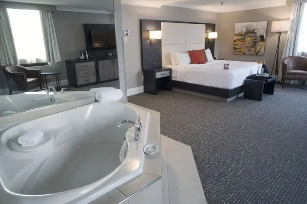 Süit, Nehir Manzaralı (Bathtub)