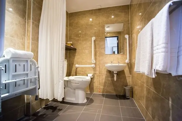 Standard Oda, 1 En Büyük (King) Boy Yatak, Engellilere Uygun