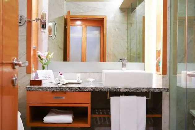 Standard Oda, 1 En Büyük (King) Boy Yatak (Lounge Access)
