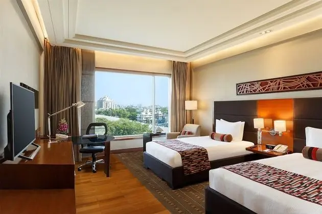 Standard Oda (Pool City View)