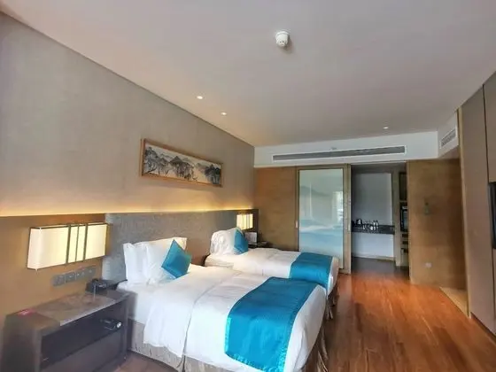 Premium Oda, 2 Çift Kişilik Yatak, Balkon, Göl Manzaralı