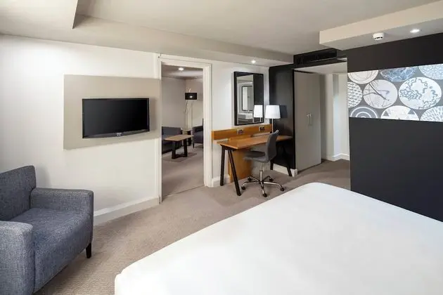 Süit, 1 Yatak Odası, Business Dinlenme Salonu Kullanımı (High Floor)