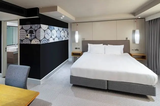 Süit, 1 Yatak Odası, Business Dinlenme Salonu Kullanımı (High Floor)