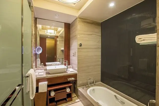Standard Oda, 1 En Büyük (King) Boy Yatak, Sigara İçilebilir (High Floor)